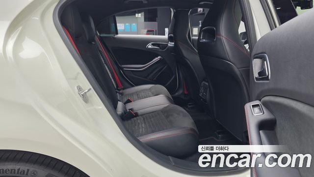 Mercedes-Benz A-Class 2018 — photo 18