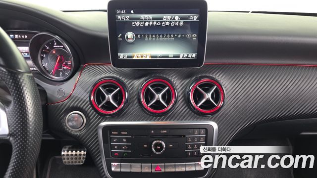 Mercedes-Benz A-Class 2018 — photo 20