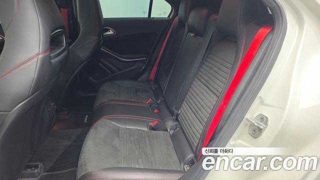 Mercedes-Benz A-Class 2018 — photo 16