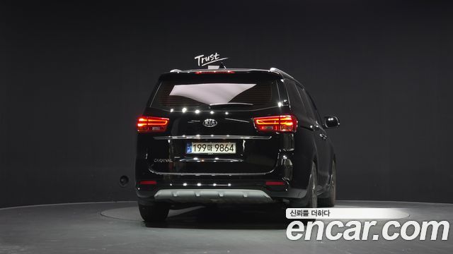 Kia Canival 2019 — photo 4