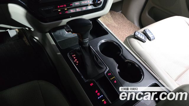 Kia Canival 2019 — photo 12