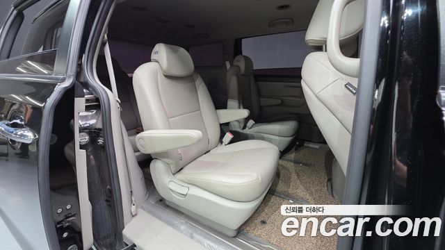Kia Canival 2019 — photo 26