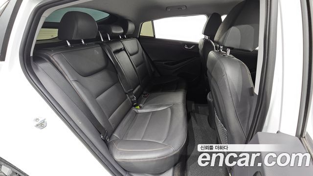 Hyundai Ioniq 2018 — photo 17