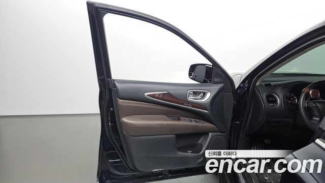 Infiniti QX60 2017 — photo 14
