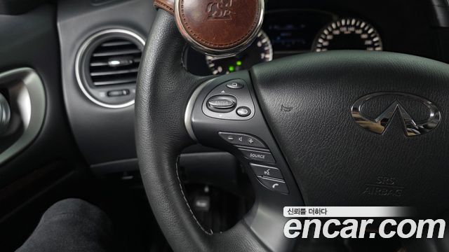 Infiniti QX60 2017 — photo 33