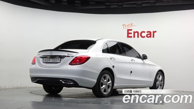 Mercedes-Benz C-Class 2018 — photo 2