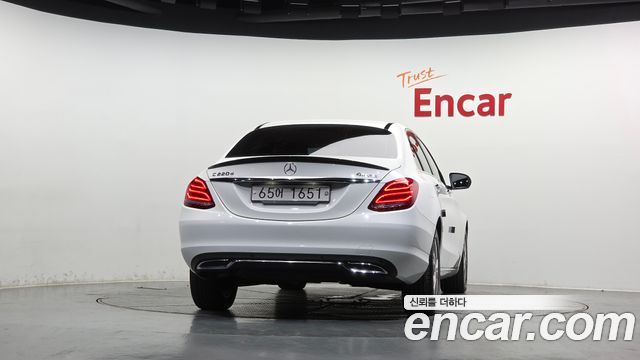 Mercedes-Benz C-Class 2018 — photo 4