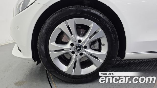 Mercedes-Benz C-Class 2018 — photo 5