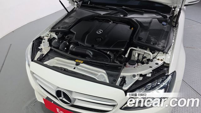 Mercedes-Benz C-Class 2018 — photo 6