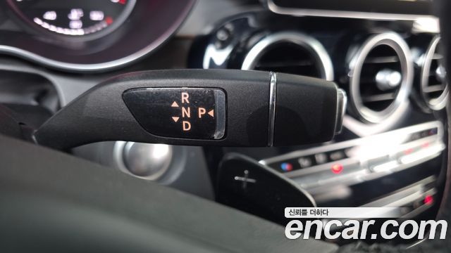 Mercedes-Benz C-Class 2018 — photo 12