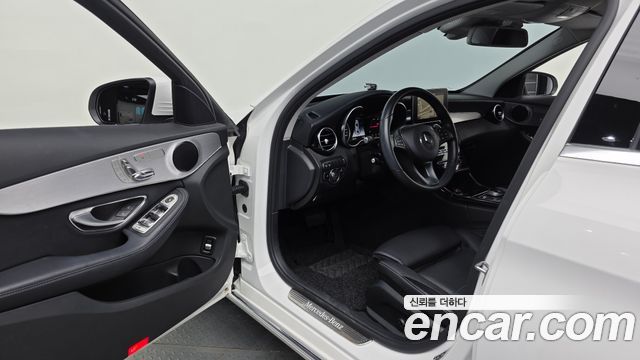 Mercedes-Benz C-Class 2018 — photo 13