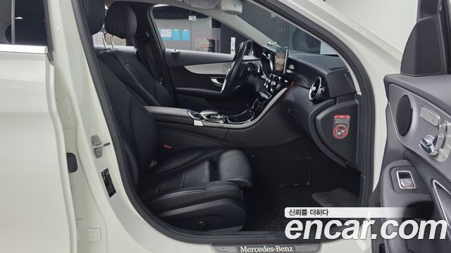 Mercedes-Benz C-Class 2018 — photo 17
