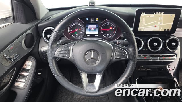 Mercedes-Benz C-Class 2018 — photo 19