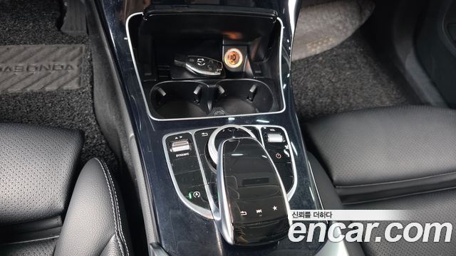 Mercedes-Benz C-Class 2018 — photo 23