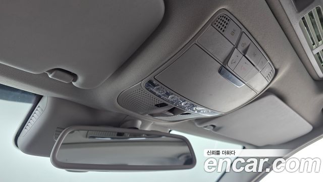 Mercedes-Benz C-Class 2018 — photo 24