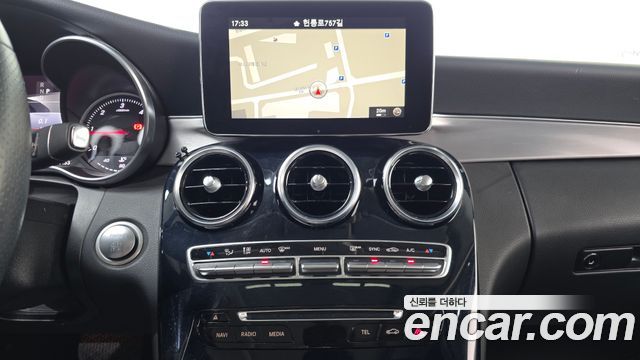 Mercedes-Benz C-Class 2018 — photo 29