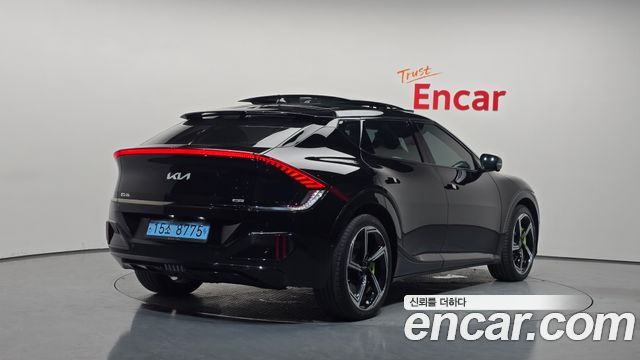 Kia EV6 2023 — photo 2