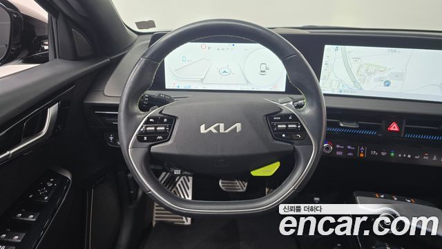 Kia EV6 2023 — photo 18