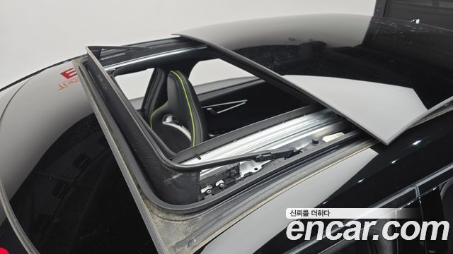 Kia EV6 2023 — photo 25