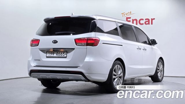 Kia Canival 2015 — photo 2