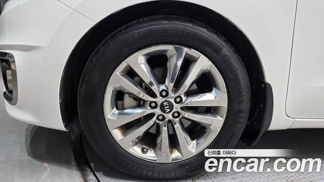 Kia Canival 2015 — photo 5