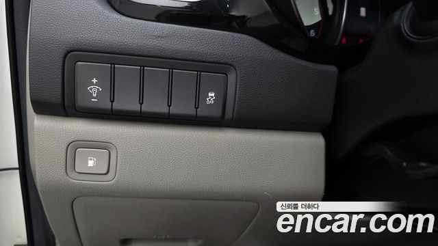 Kia Canival 2015 — photo 25