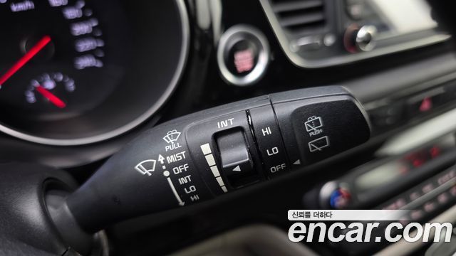 Kia Canival 2015 — photo 26