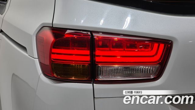 Kia Canival 2015 — photo 9
