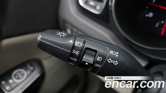 Kia Canival 2015 — photo 28