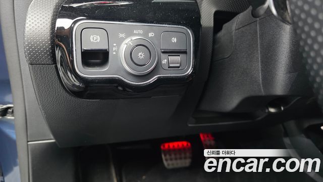 Mercedes-Benz A-Class 2023 — photo 29