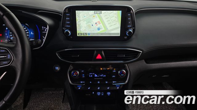 Hyundai Santafe 2019 — photo 17