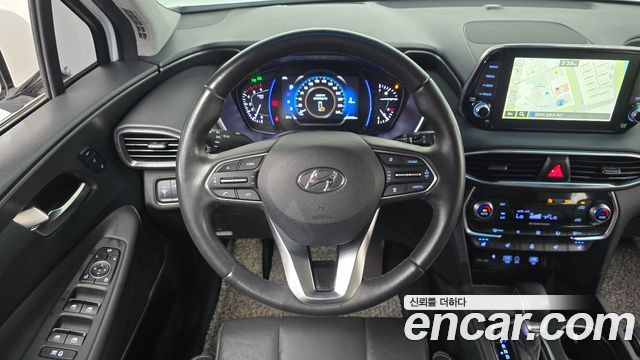 Hyundai Santafe 2019 — photo 18