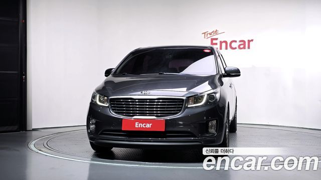 Kia Canival 2015 — photo 3