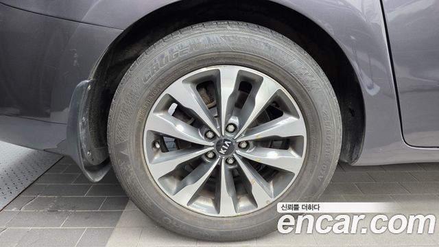 Kia Canival 2015 — photo 5