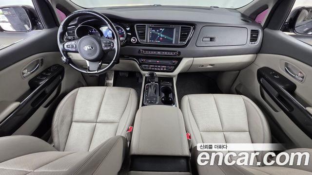 Kia Canival 2015 — photo 7