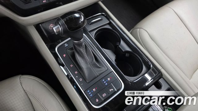 Kia Canival 2015 — photo 9