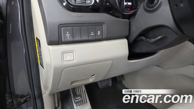 Kia Canival 2015 — photo 18