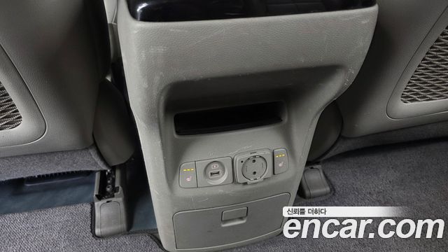 Kia Canival 2015 — photo 19