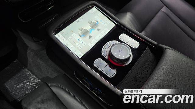 Genesis G90 2023 — photo 18