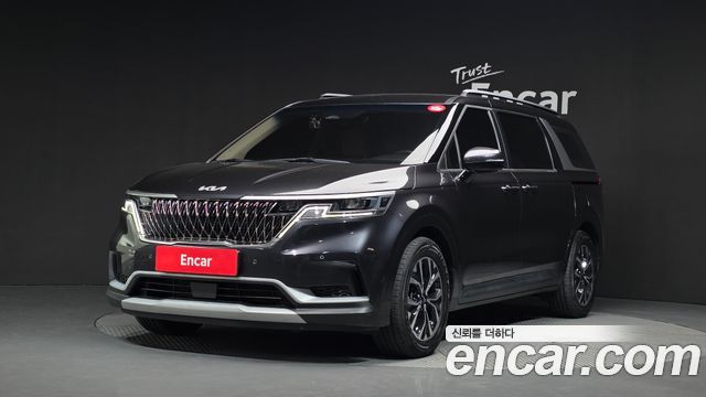 Kia Canival 2023 — photo 1