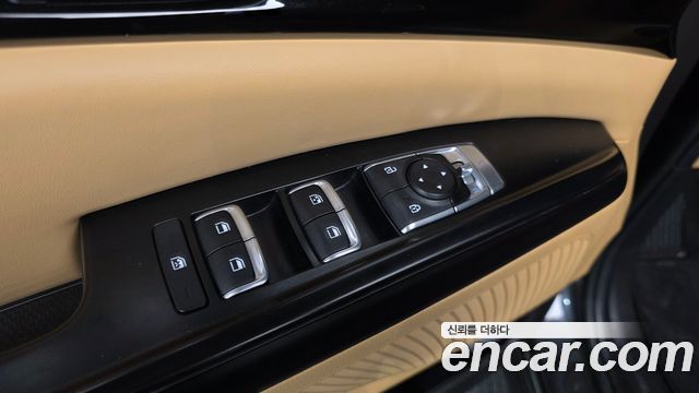 Kia Canival 2023 — photo 17