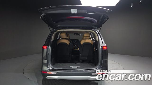 Kia Canival 2023 — photo 25