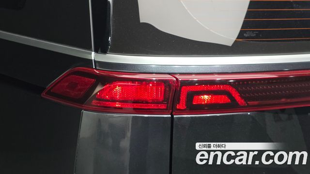 Kia Canival 2023 — photo 9