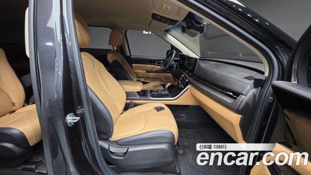 Kia Canival 2023 — photo 16