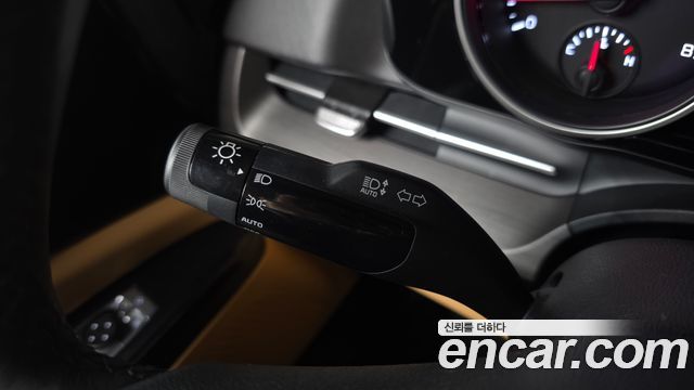 Kia Canival 2023 — photo 32