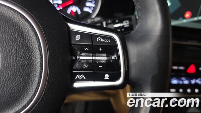 Kia Canival 2023 — photo 34
