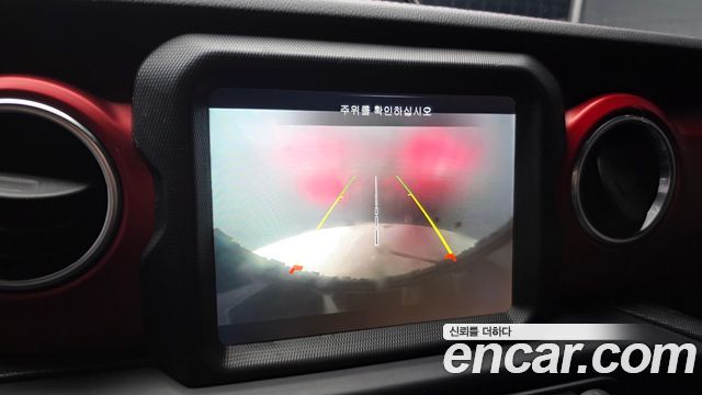 Jeep Wrangler 2021 — photo 20