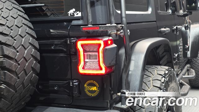 Jeep Wrangler 2021 — photo 9