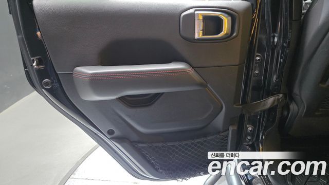 Jeep Wrangler 2021 — photo 15