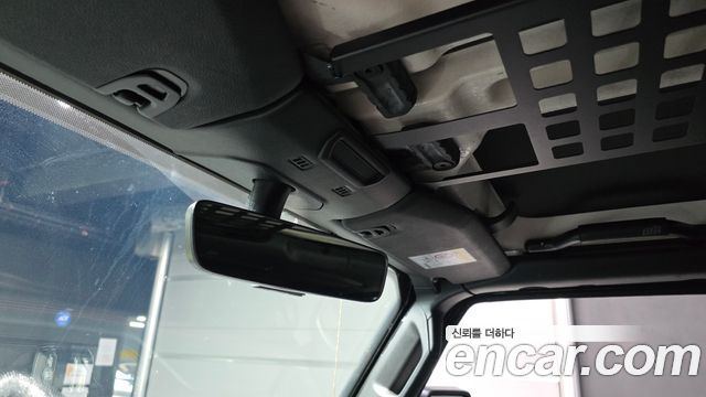 Jeep Wrangler 2021 — photo 27